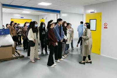 人文學(xué)院應(yīng)用語言系2022級商務(wù)英語專業(yè)實(shí)訓(xùn)項目圓滿完成，實(shí)踐育人成果顯著